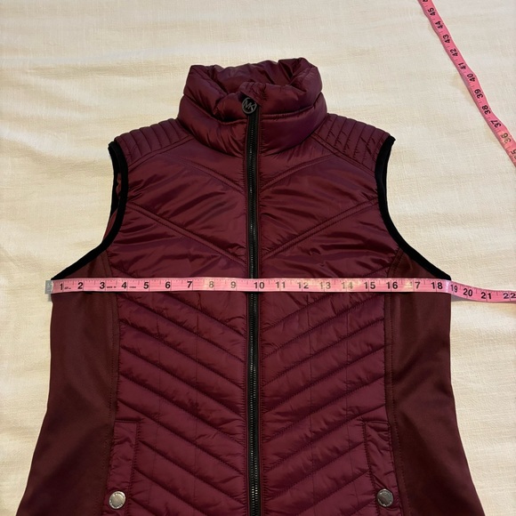 MICHAEL Michael Kors Burgandy Puffer Vest - SMALL - Picture 7 of 7